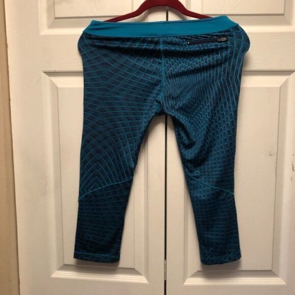 Adidas Cropped Workout Pants - Picture 2 of 5